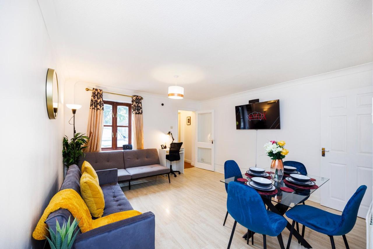 Lovely 2 Bd Hse With Parking Near Excel London Exterior photo
